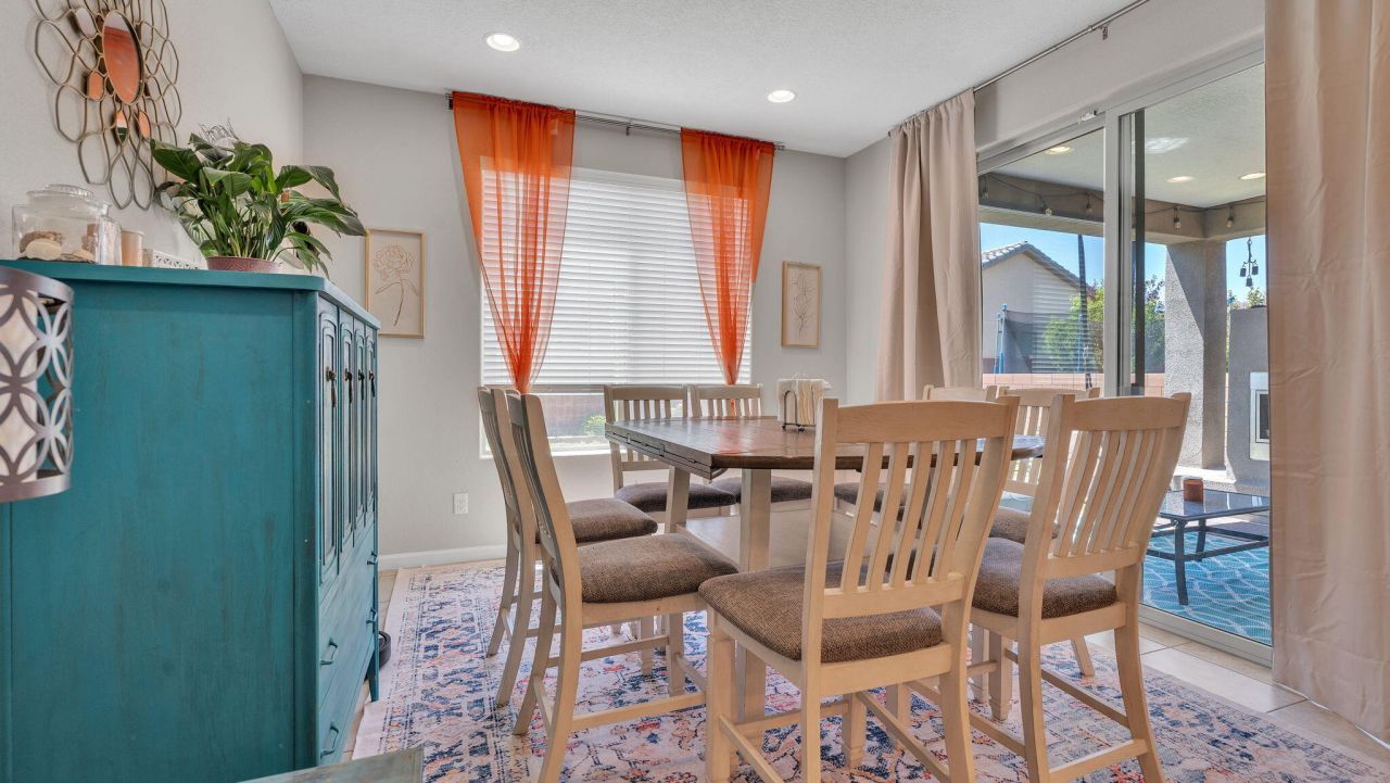 Albuquerque, New Mexico, 87106, United States, 5 Bedrooms Bedrooms, ,4 BathroomsBathrooms,Residential,For Sale,1907467