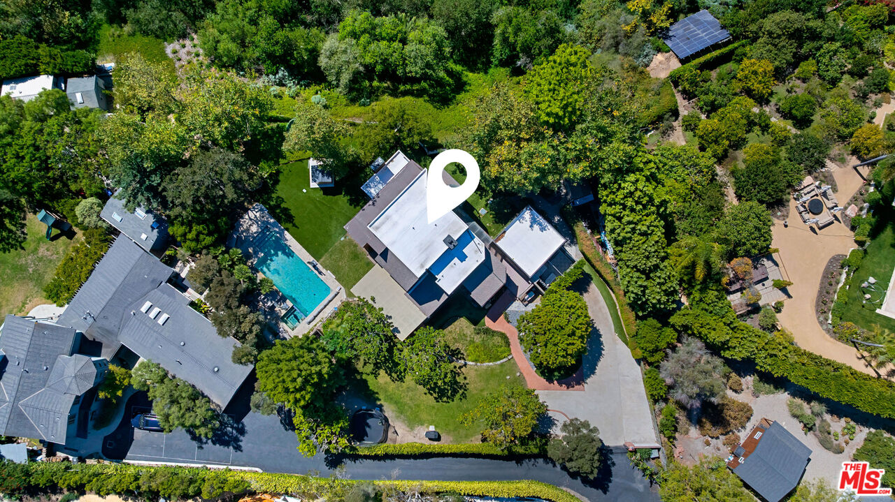 Malibu, California, 90265, United States, 3 Bedrooms Bedrooms, ,3 BathroomsBathrooms,Residential,For Sale,1949478