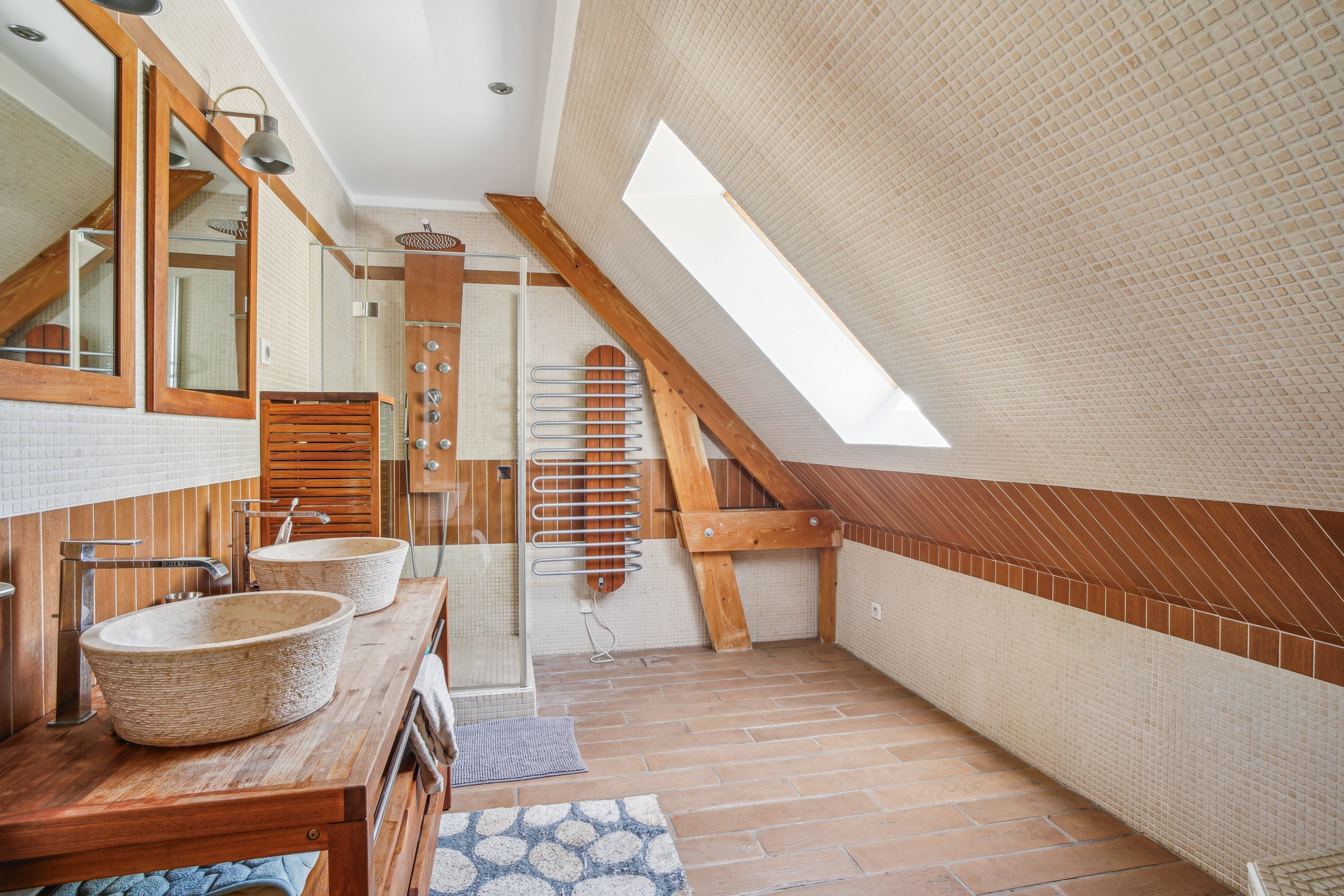  Exceptional property in the heart of Montfort l