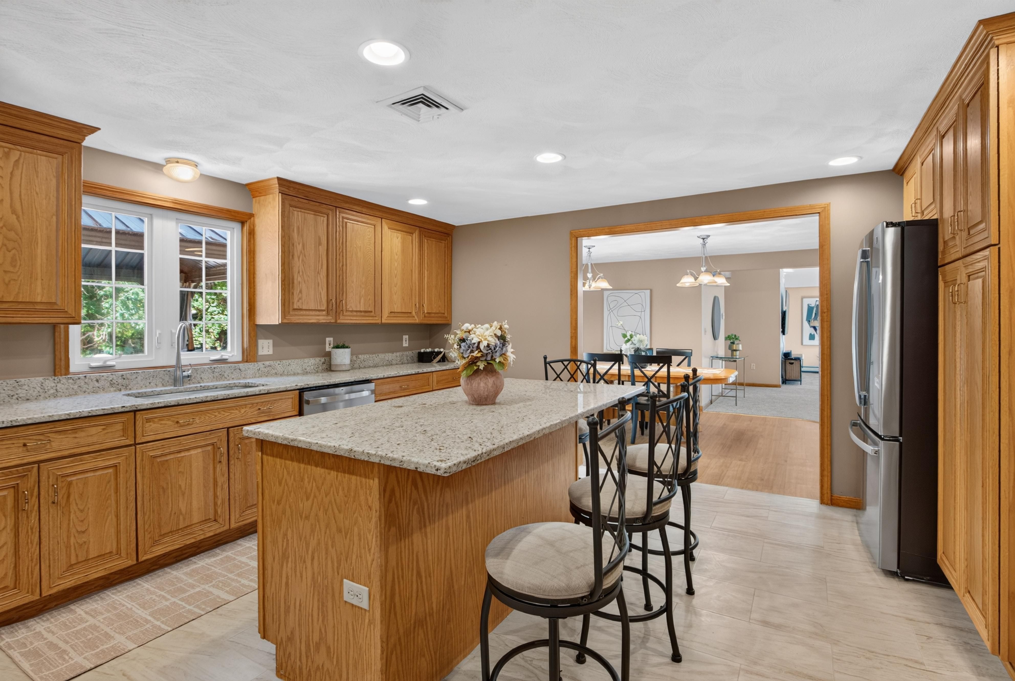 41 Buckingham Drive, Billerica, MA 01821 - 物件實景
