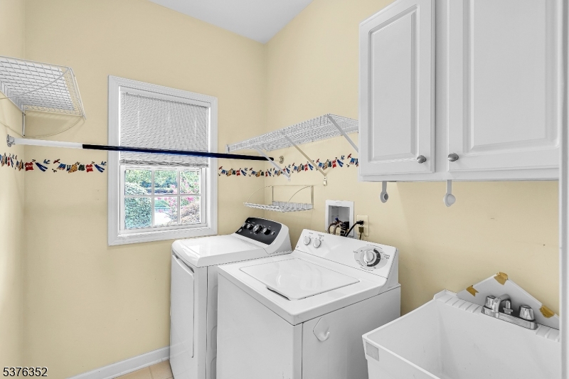 Franklin Twp., New Jersey, 08873, United States, 2 Bedrooms Bedrooms, ,2 BathroomsBathrooms,Residential,For Sale,1911173