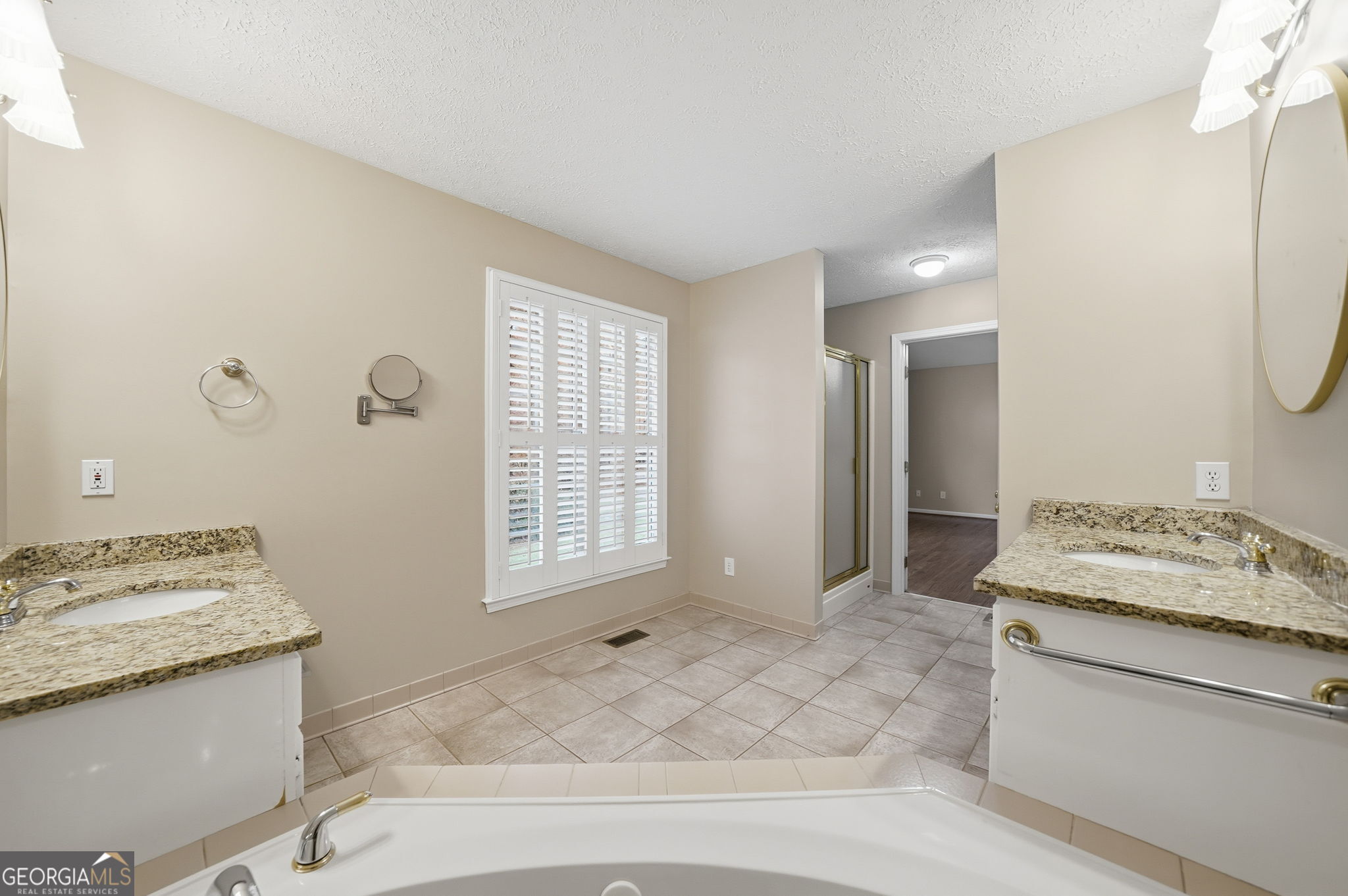 Canton, Georgia, 30114, United States, 4 Bedrooms Bedrooms, ,4 BathroomsBathrooms,Residential,For Sale,1860332