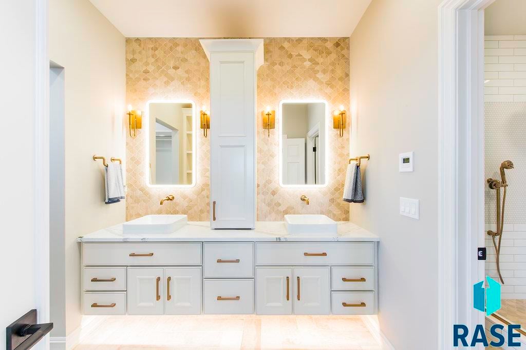 Sioux Falls, South Dakota, 57106, United States, ,Residential,For Sale,1986514