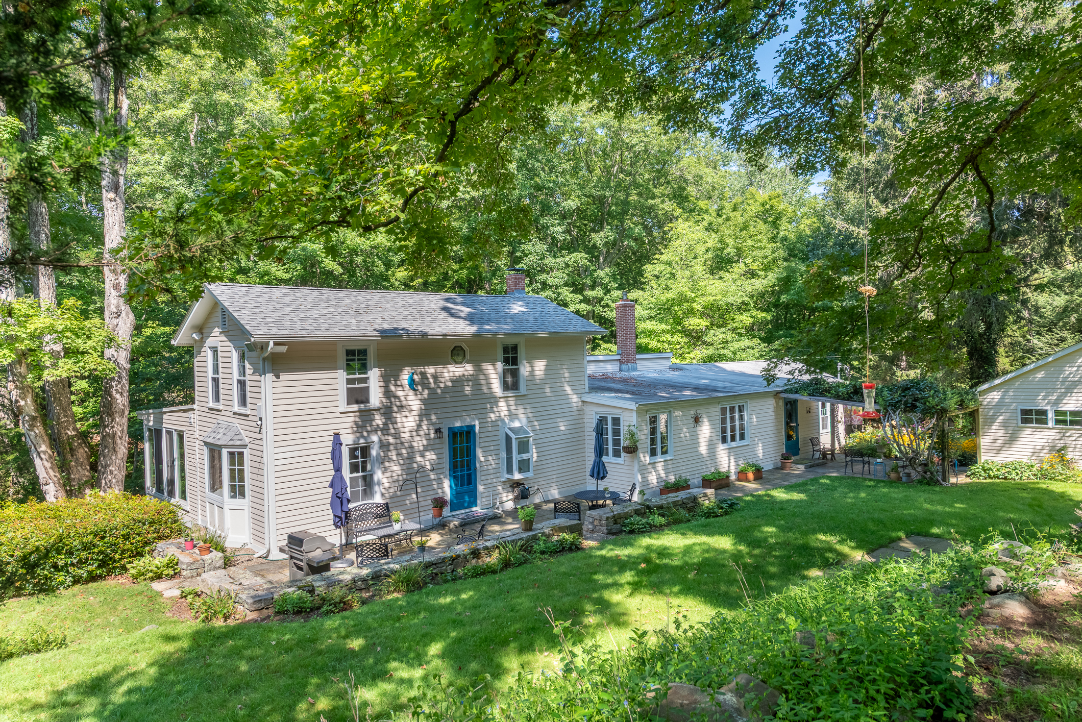  Secluded Country Oasis Nestled on 13 Acres of Privacy - 物件實景