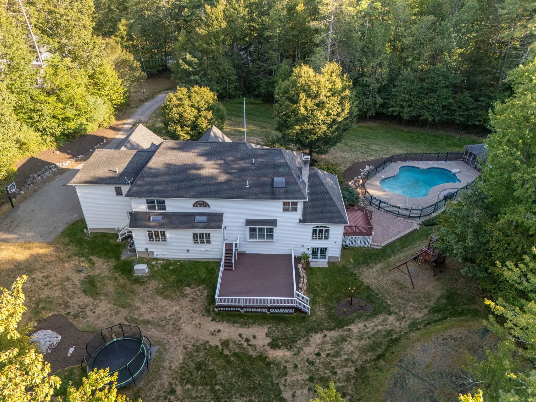 Bedford, New Hampshire, 03110, United States, 5 Bedrooms Bedrooms, ,4 BathroomsBathrooms,Residential,For Sale,1942322