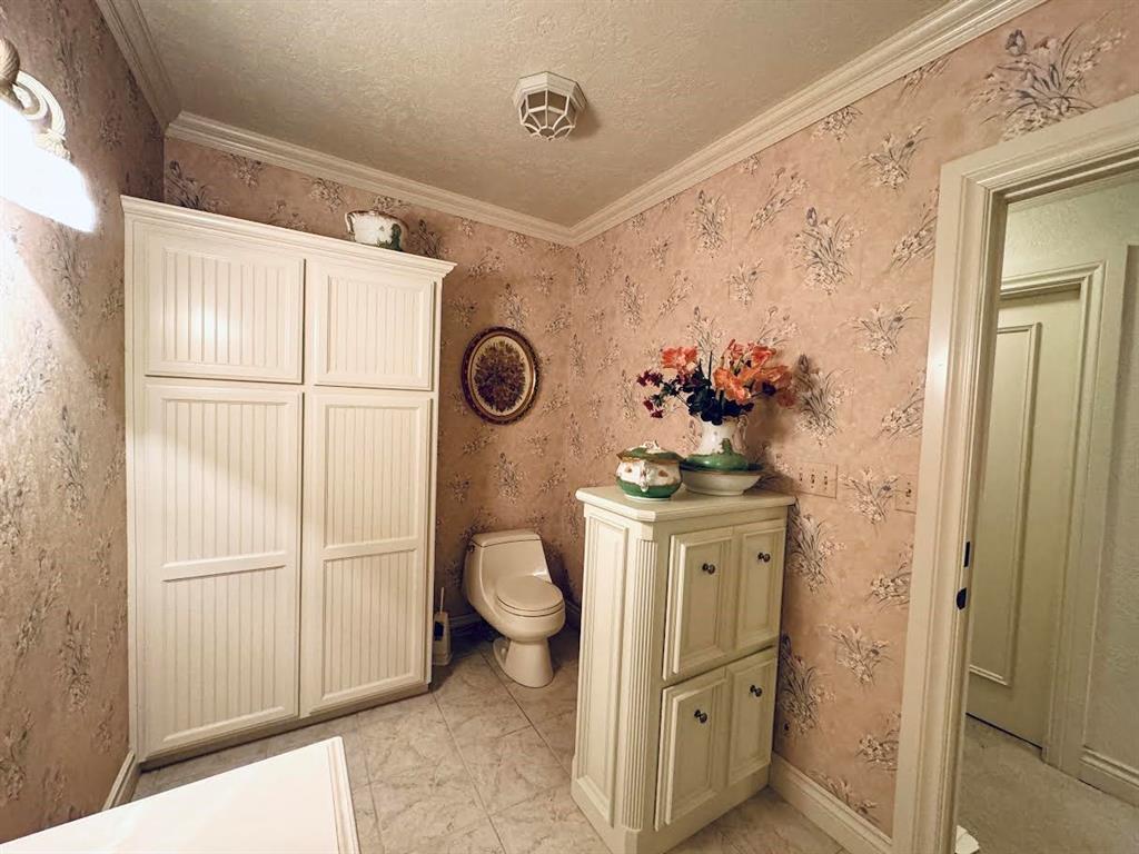 Chickasha, Oklahoma, 73018, United States, 7 Bedrooms Bedrooms, ,7 BathroomsBathrooms,Residential,For Sale,1921777