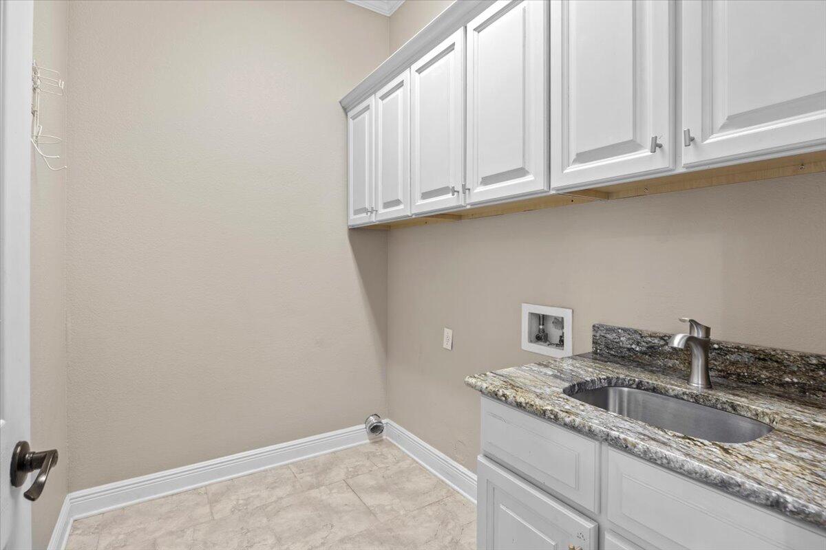 Navarre, Florida, 32566, United States, 3 Bedrooms Bedrooms, ,2 BathroomsBathrooms,Residential,For Sale,1933004