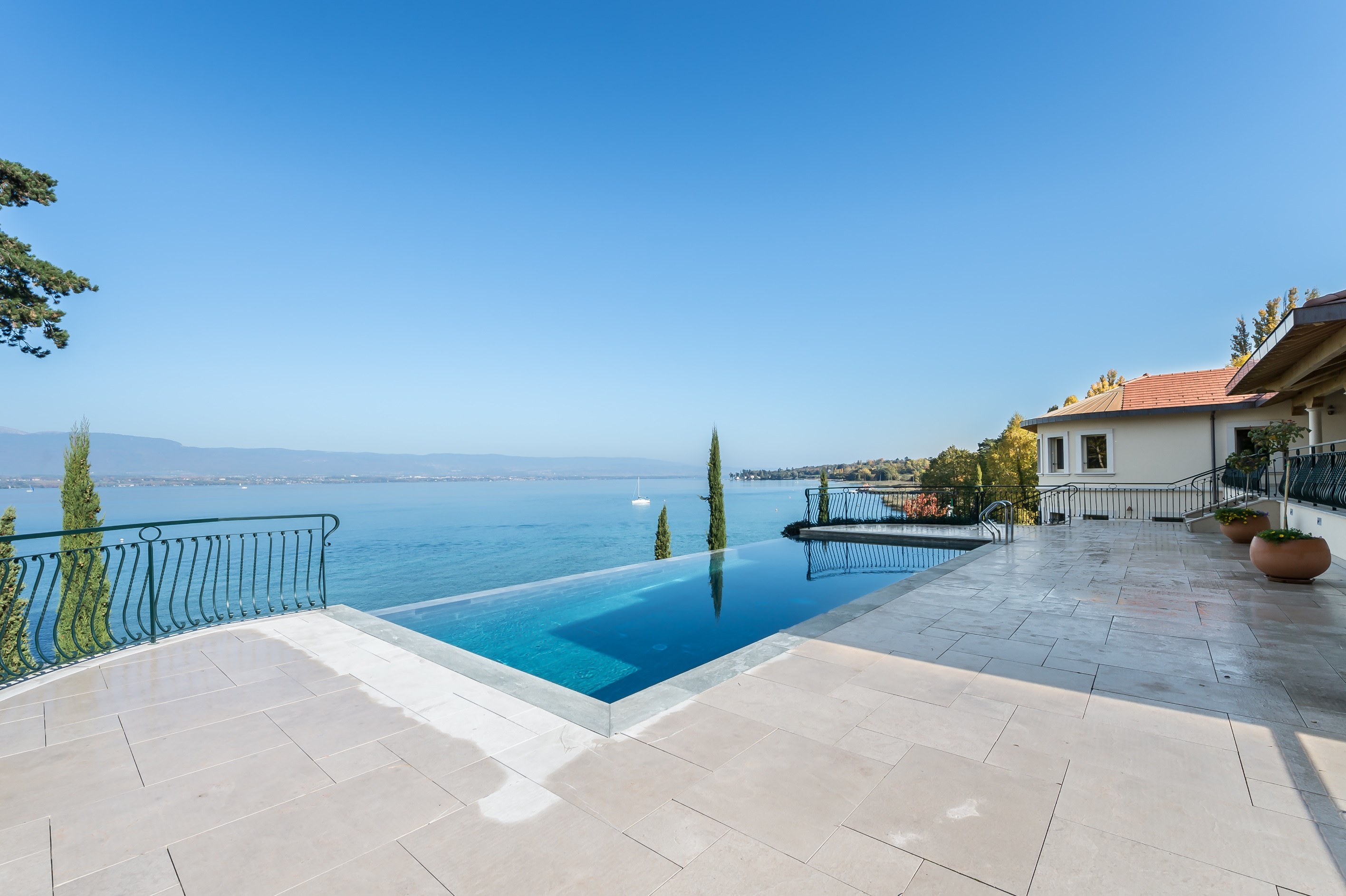 BEAUTIFUL WATERFRONT PROPERTY - 物件實景