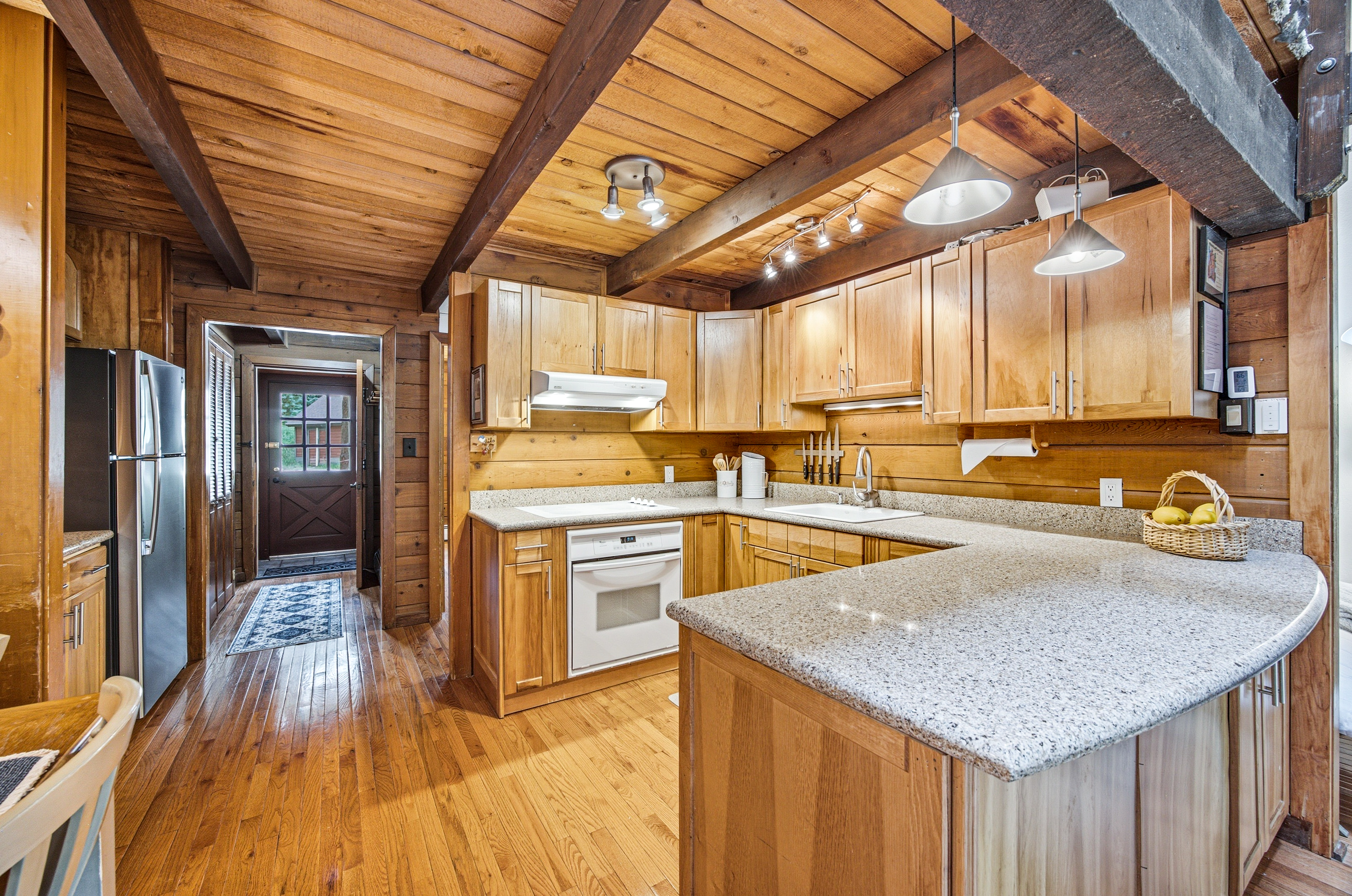  South-Facing 3-bedroom Plus Loft Townhome - 物件實景