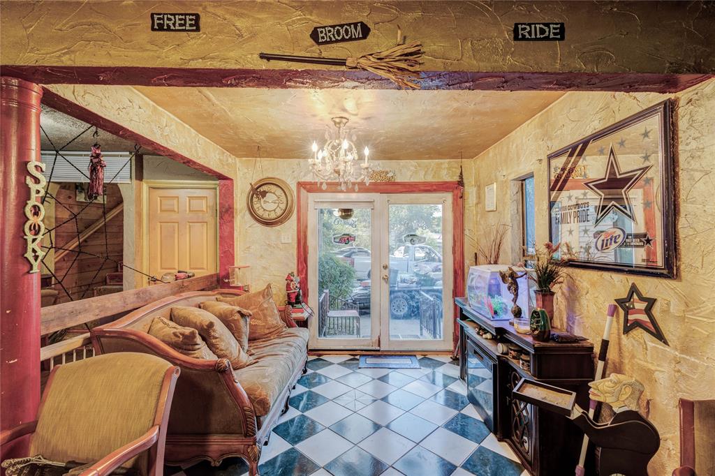 Dallas, Texas, 75216, United States, 5 Bedrooms Bedrooms, ,1 BathroomBathrooms,Residential,For Sale,1851702