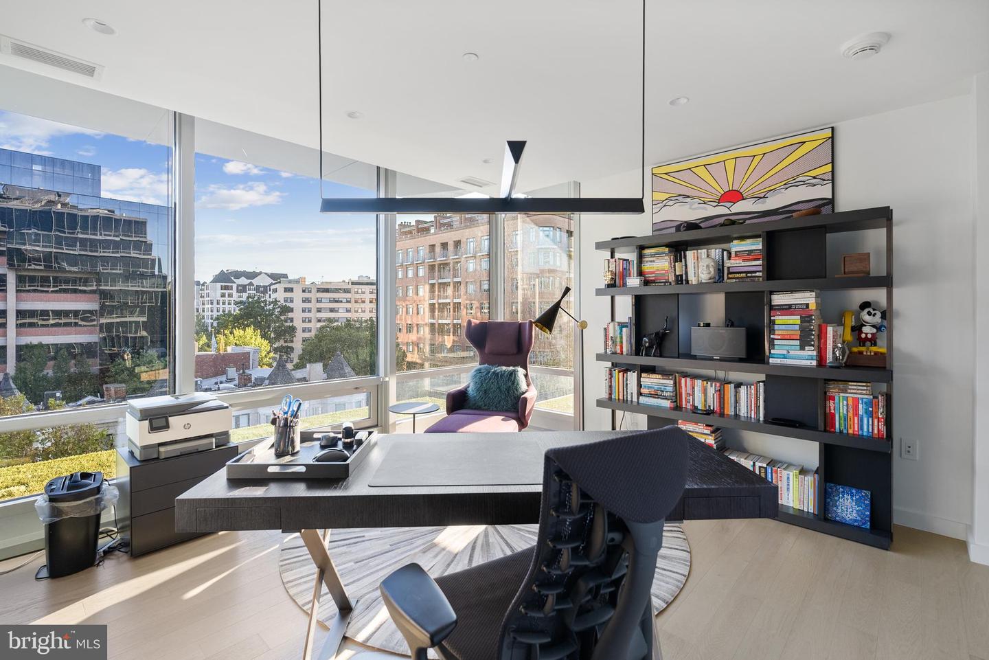 Washington, District of Columbia, 20037, United States, 3 Bedrooms Bedrooms, ,3 BathroomsBathrooms,Residential,For Sale,1961771