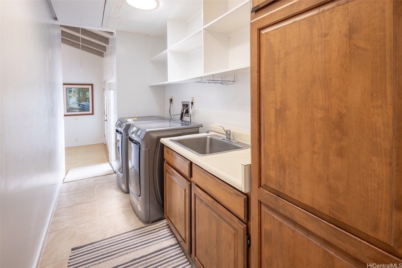 Honolulu, Hawaii, 96825, United States, 3 Bedrooms Bedrooms, ,3 BathroomsBathrooms,Residential,For Sale,1987941