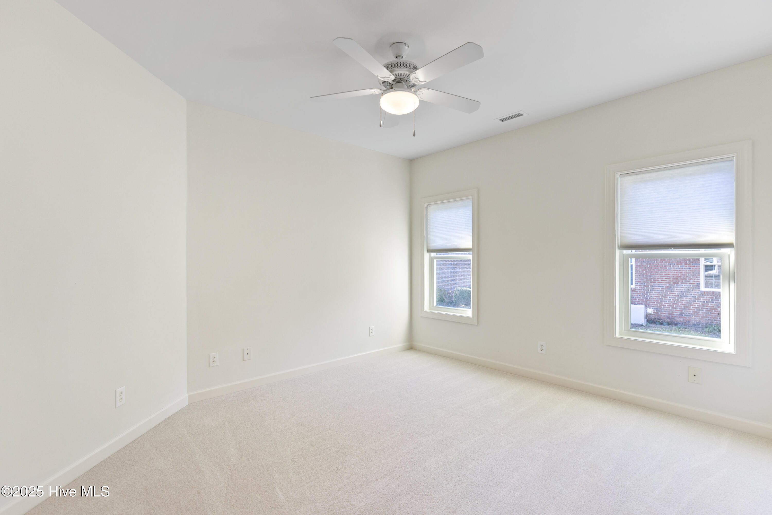 Wilmington, North Carolina, 28409, United States, 4 Bedrooms Bedrooms, ,4 BathroomsBathrooms,Residential,For Sale,1991062