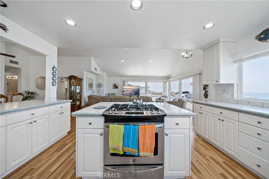 Carlsbad, California, 92011, United States, 2 Bedrooms Bedrooms, ,2 BathroomsBathrooms,Residential,For Sale,1977737