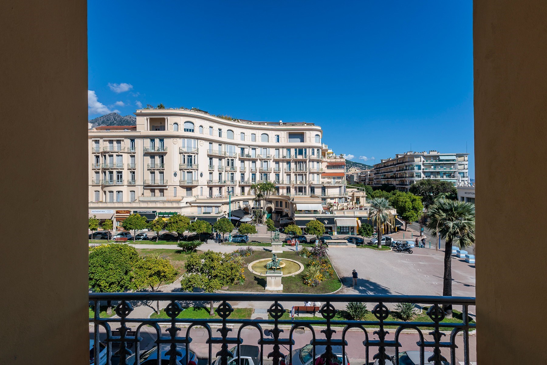  Luxury renovated apartment for sale in Menton, historic center with sea view - 物件實景