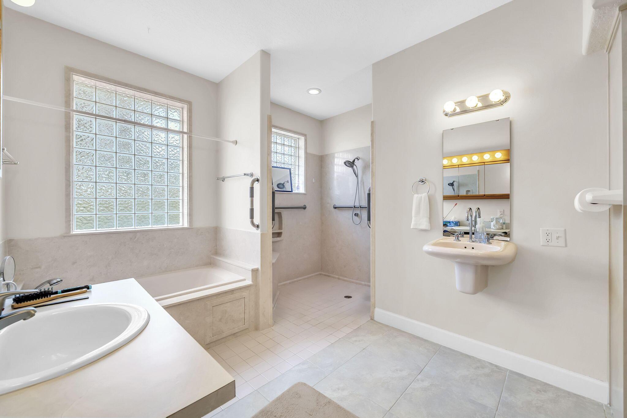 Fort Walton Beach, Florida, 32547, United States, 4 Bedrooms Bedrooms, ,4 BathroomsBathrooms,Residential,For Sale,2008970