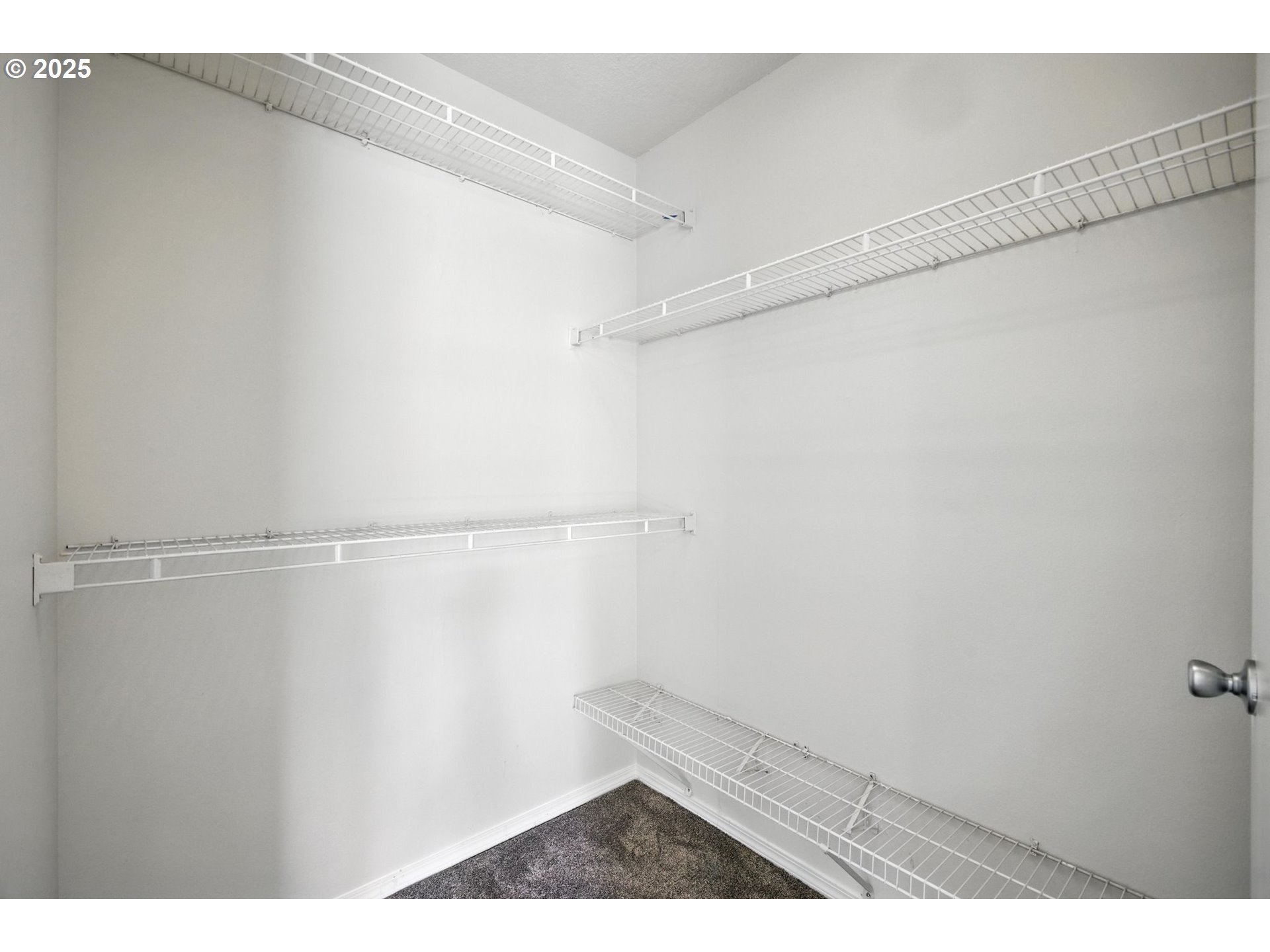 Portland, Oregon, 97266, United States, ,Residential,For Sale,1865465