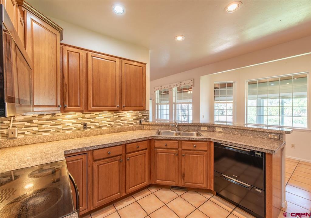 Montrose, Colorado, 81403, United States, 3 Bedrooms Bedrooms, ,2 BathroomsBathrooms,Residential,For Sale,1977225