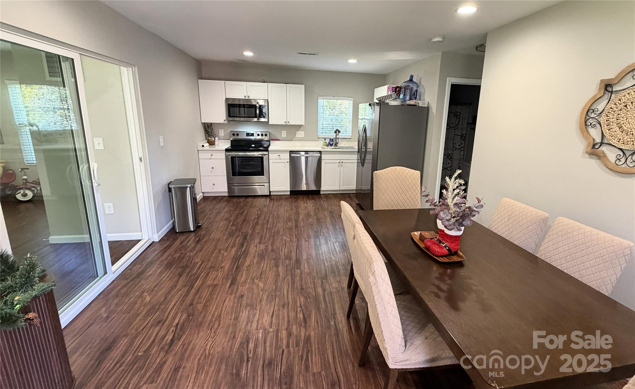 Charlotte, North Carolina, 28227, United States, 5 Bedrooms Bedrooms, ,4 BathroomsBathrooms,Residential,For Sale,1995708