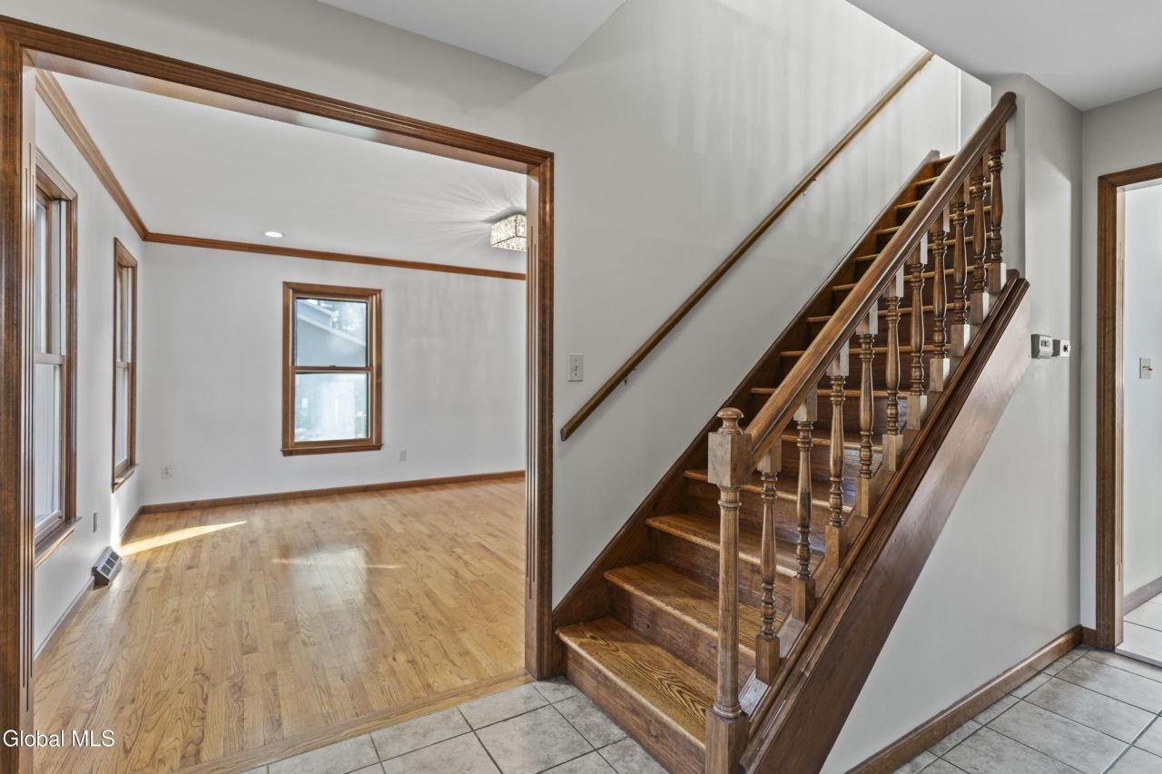 Niskayuna, New York, 12309, United States, 6 Bedrooms Bedrooms, ,4 BathroomsBathrooms,Residential,For Sale,1906999