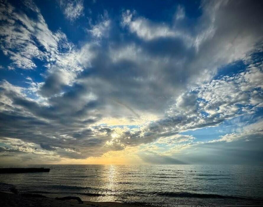 St. Joseph, Michigan, 49085, United States, 4 Bedrooms Bedrooms, ,4 BathroomsBathrooms,Residential,For Sale,1960959