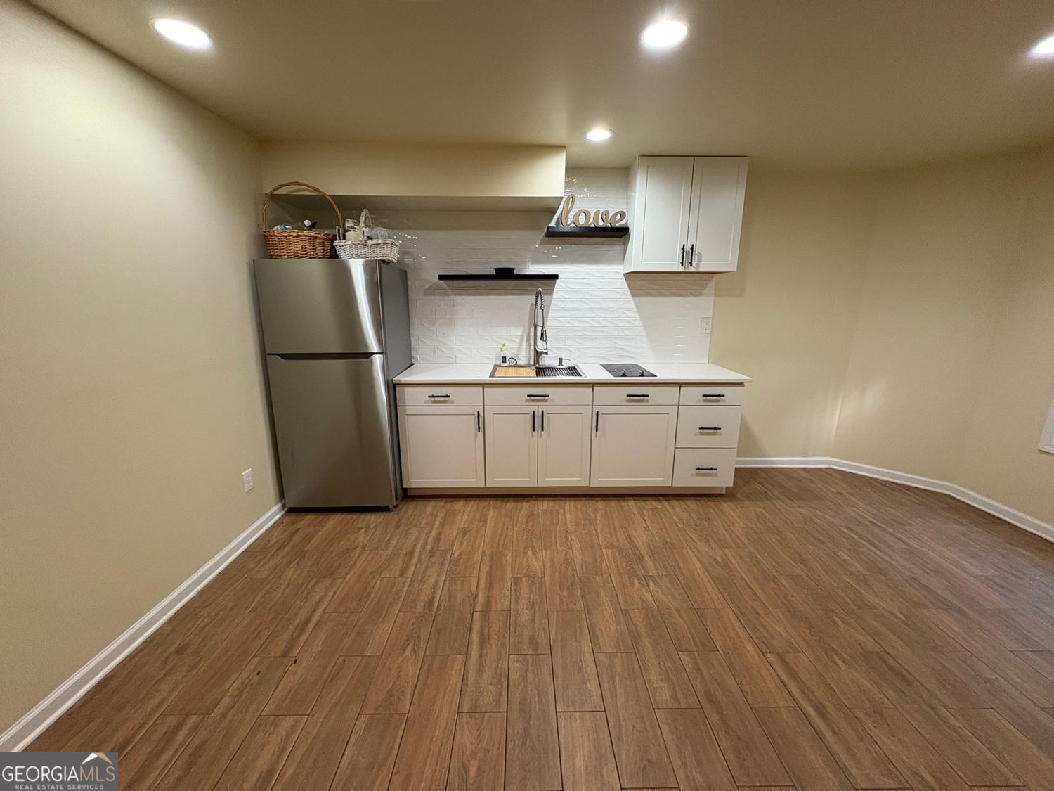 Conyers, Georgia, 30094, United States, 4 Bedrooms Bedrooms, ,4 BathroomsBathrooms,Residential,For Sale,1880032