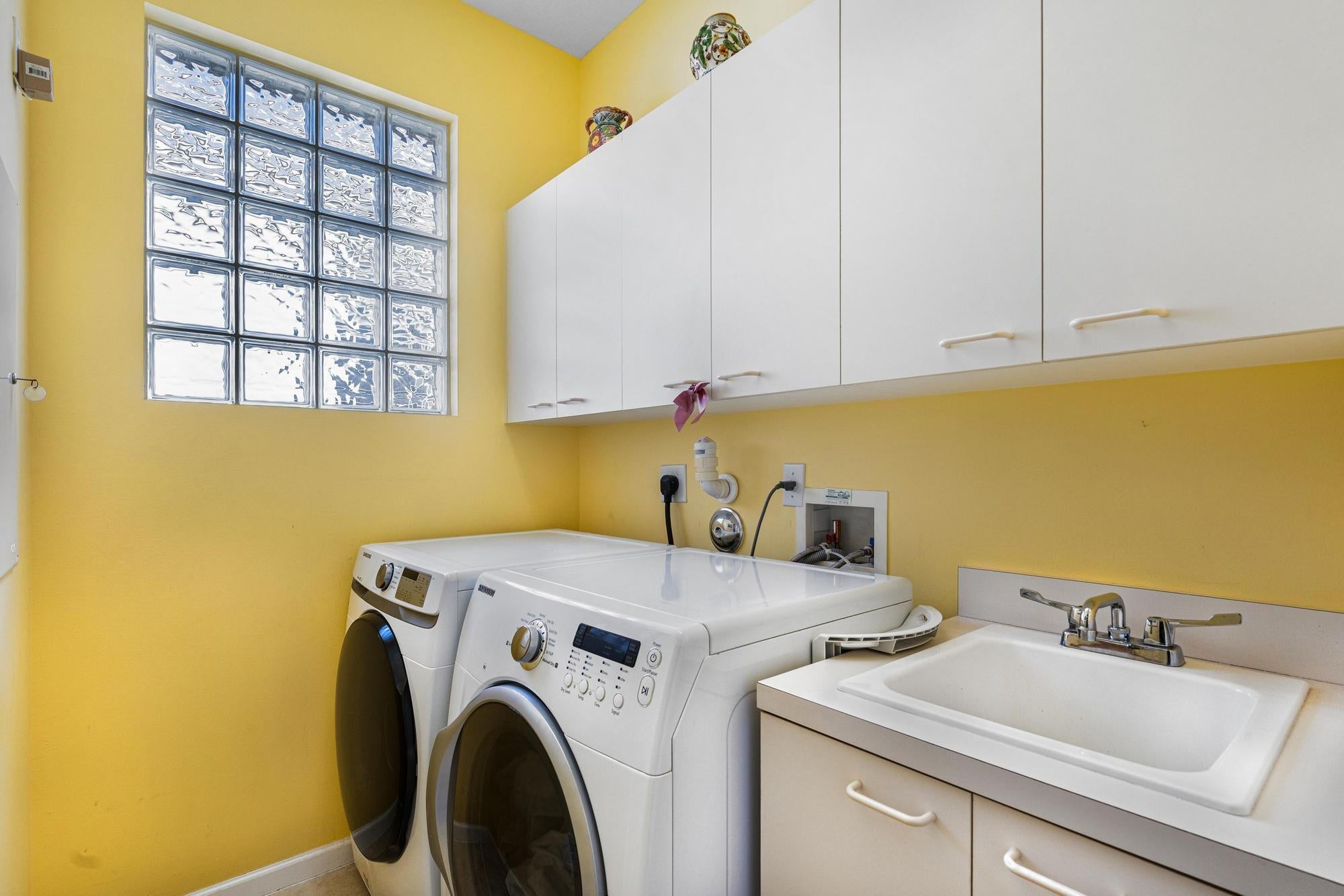 Wellington, Florida, 33411, United States, 3 Bedrooms Bedrooms, ,3 BathroomsBathrooms,Residential,For Sale,1977334