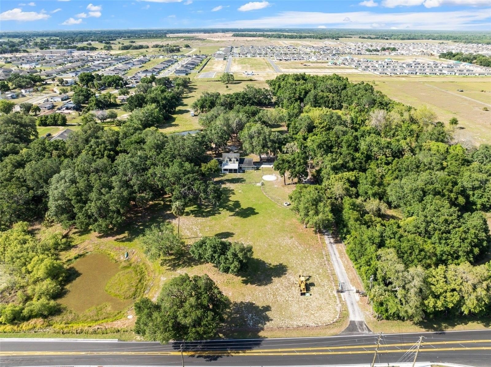 HAINES CITY, Florida, 33844, United States, 4 Bedrooms Bedrooms, ,3 BathroomsBathrooms,Residential,For Sale,1983329