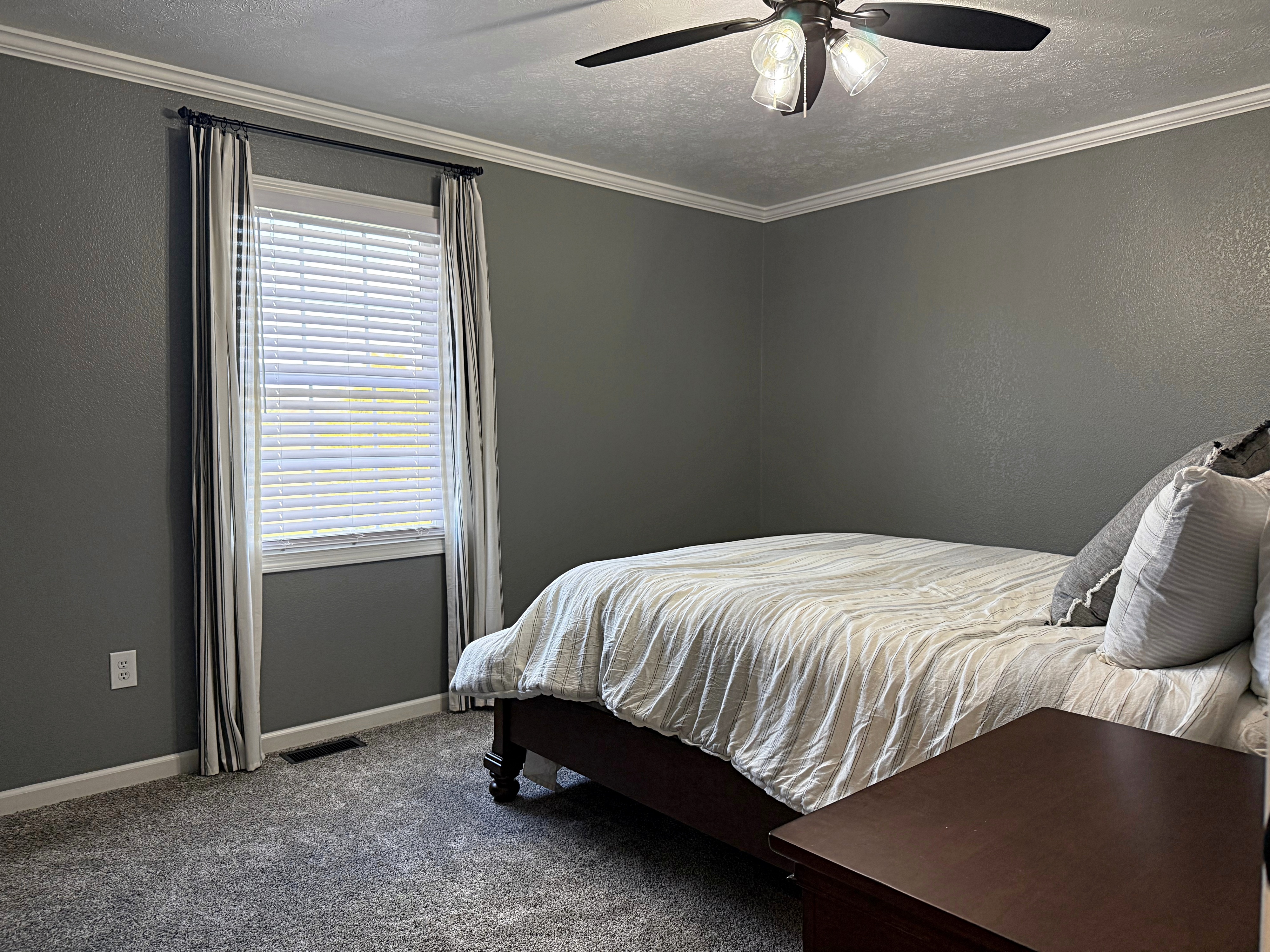 Loogootee, Indiana, 47553, United States, 4 Bedrooms Bedrooms, ,3 BathroomsBathrooms,Residential,For Sale,2005649