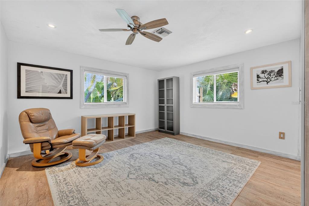 Sarasota, Florida, 34239, United States, 3 Bedrooms Bedrooms, ,2 BathroomsBathrooms,Residential,For Sale,1991192