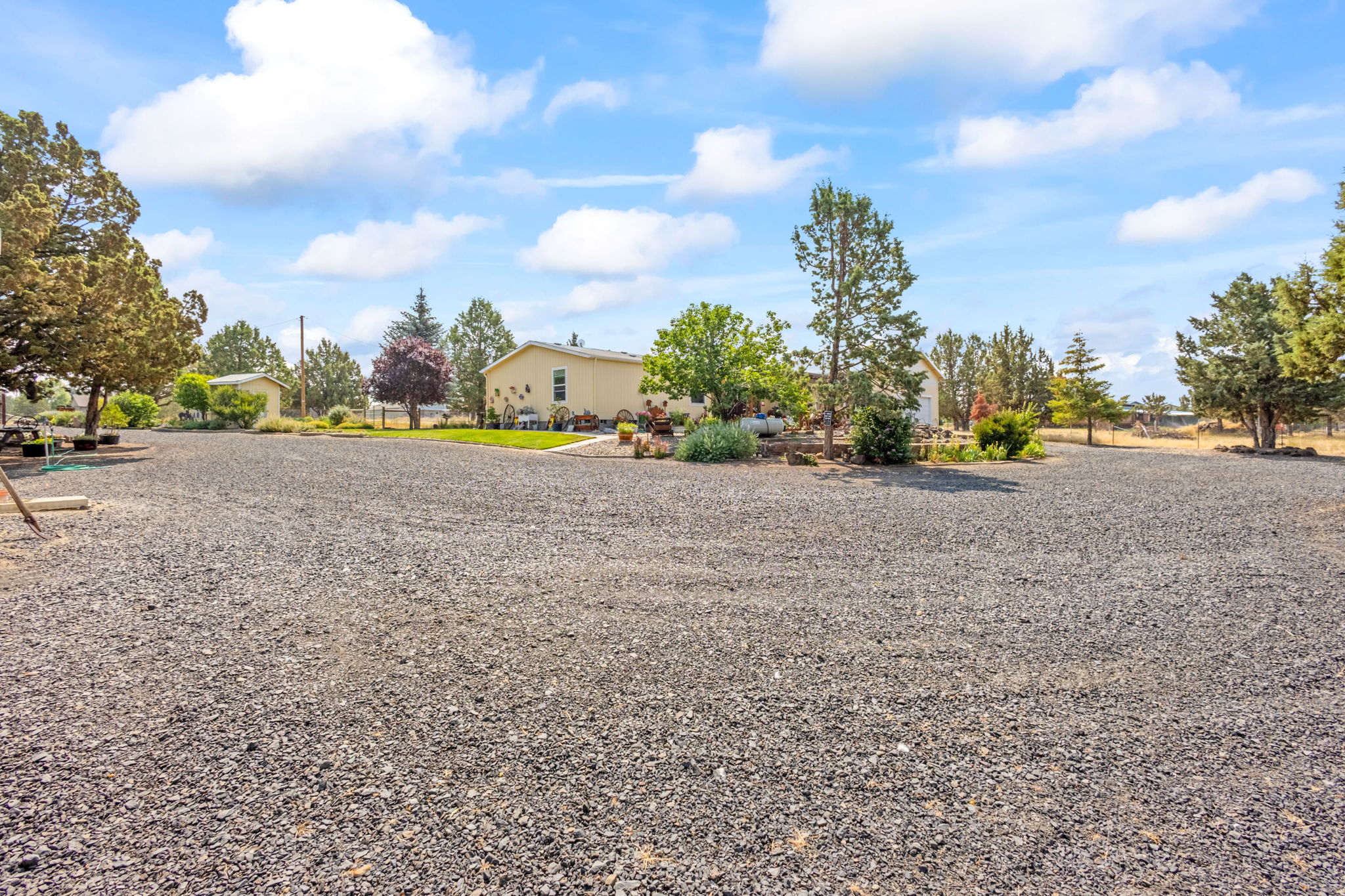 Prineville, Oregon, 97754, United States, 4 Bedrooms Bedrooms, ,2 BathroomsBathrooms,Residential,For Sale,1919985