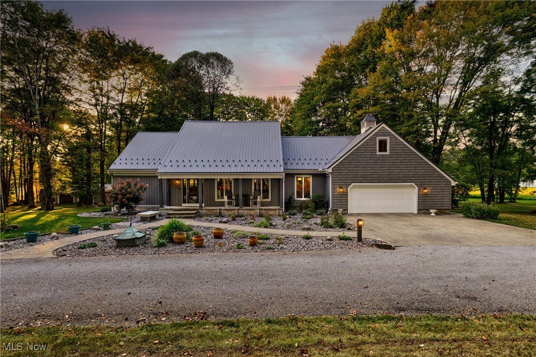 Kinsman, Ohio, 44428, United States, 4 Bedrooms Bedrooms, ,4 BathroomsBathrooms,Residential,For Sale,1983424