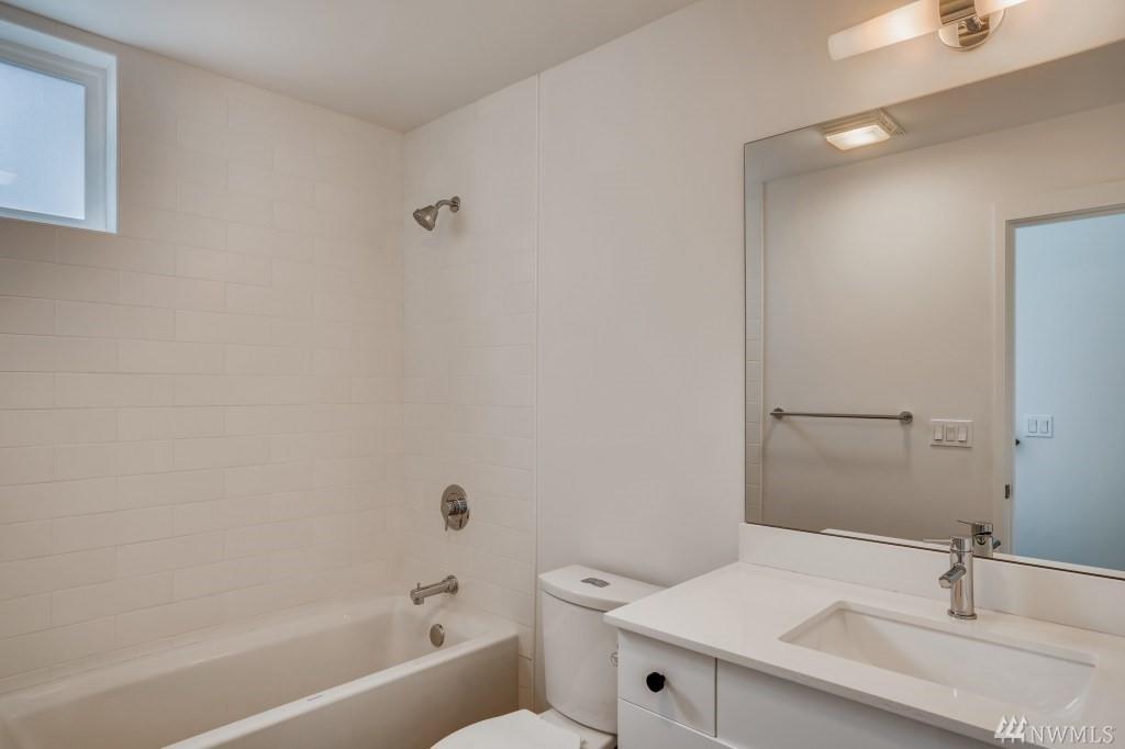 4520 41st Ave SW A, Seattle, Washington, 98116, United States, 2 Bedrooms Bedrooms, ,2 BathroomsBathrooms,Residential,For Sale,4520 41st Ave SW A,1610853