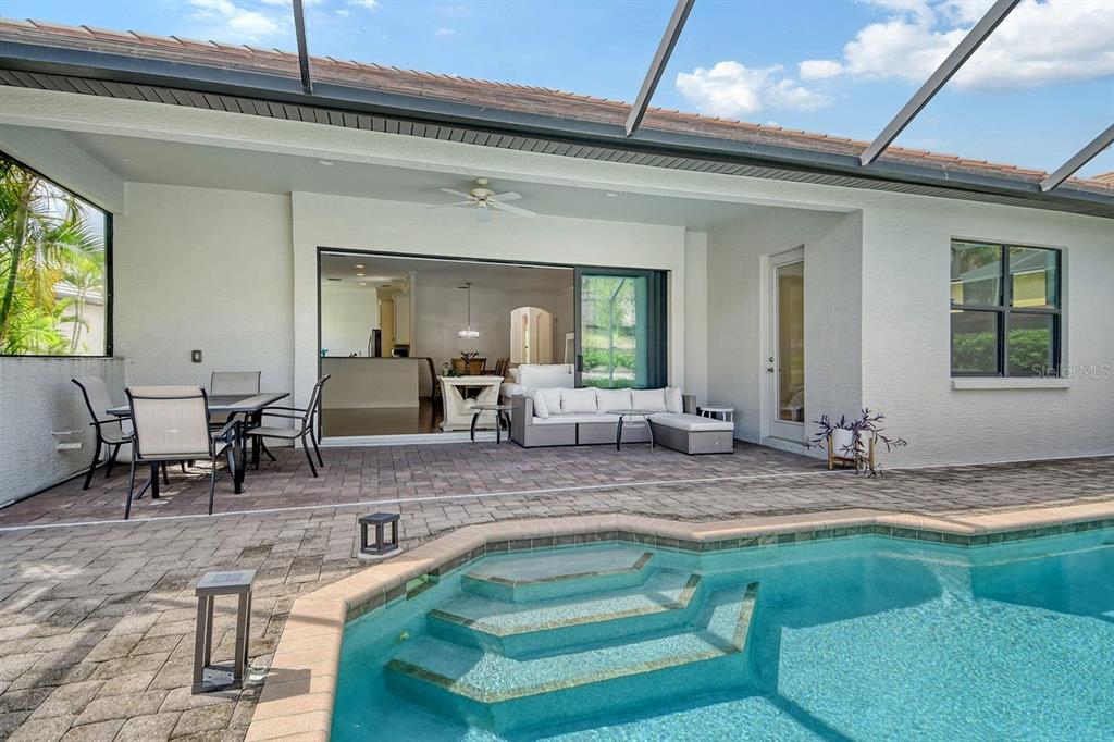 Bradenton, Florida, 34201, United States, 2 Bedrooms Bedrooms, ,2 BathroomsBathrooms,Residential,For Sale,1961743