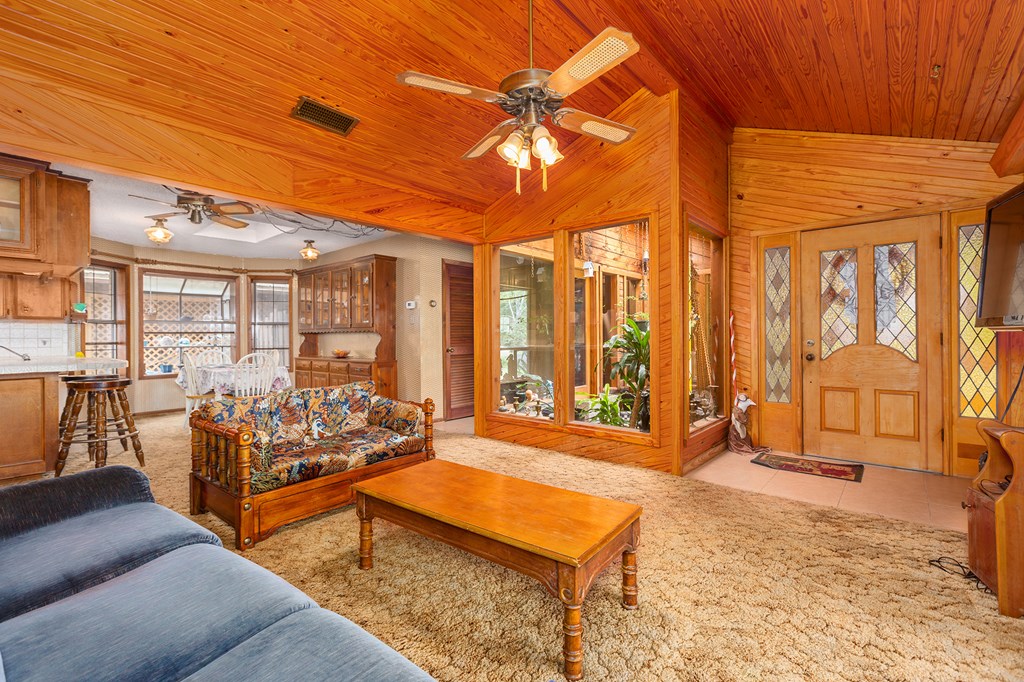 Pineland, Texas, 75968, United States, 4 Bedrooms Bedrooms, ,5 BathroomsBathrooms,Residential,For Sale,1983137