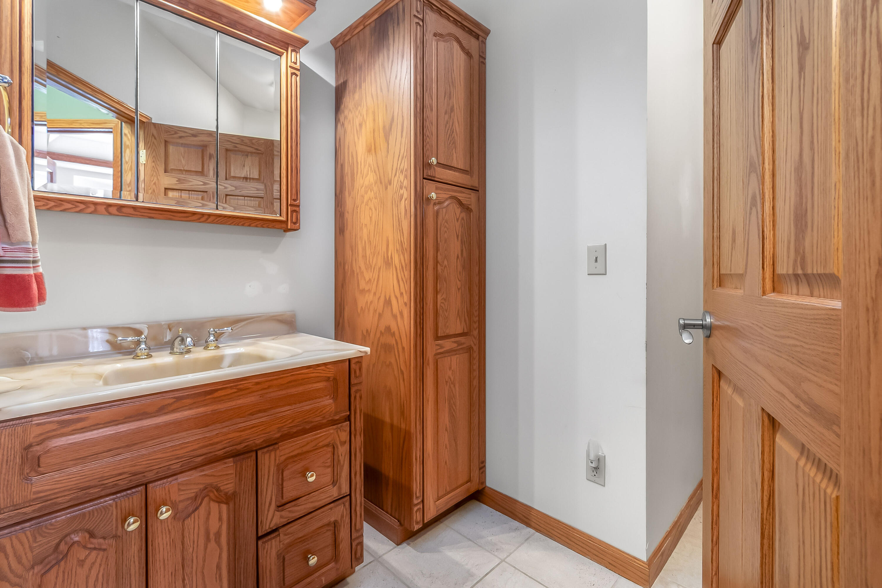 Hillsdale, Michigan, 49242, United States, 5 Bedrooms Bedrooms, ,3 BathroomsBathrooms,Residential,For Sale,1980121