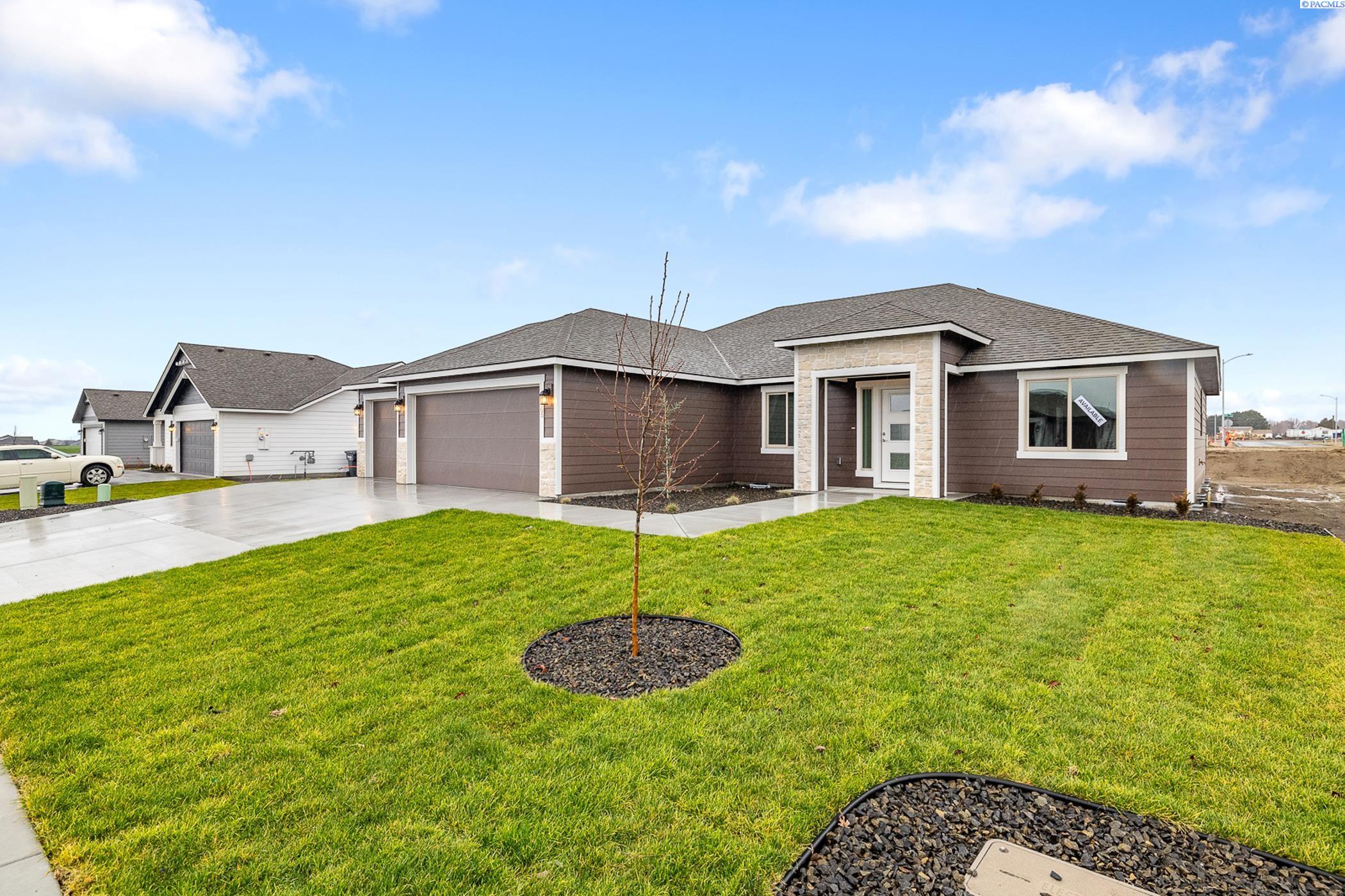 Pasco, Washington, 99301, United States, 4 Bedrooms Bedrooms, ,2 BathroomsBathrooms,Residential,For Sale,1877248