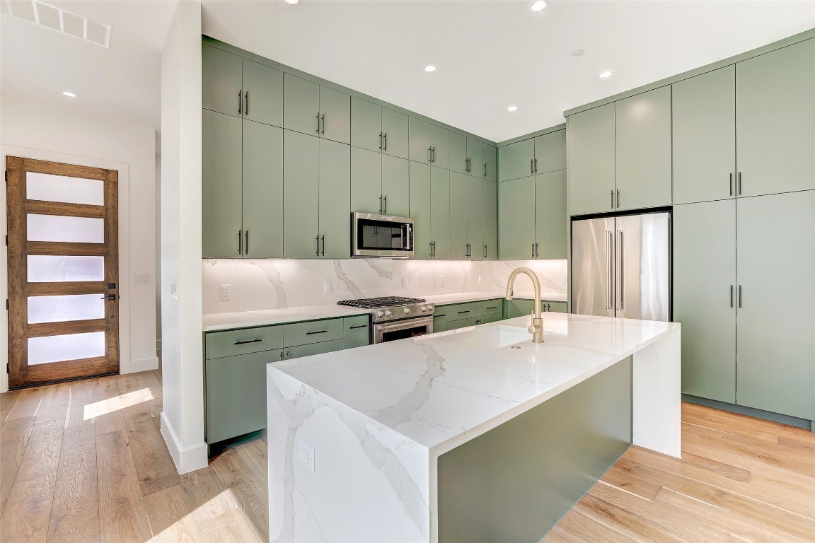 Austin, Texas, 78704, United States, 2 Bedrooms Bedrooms, ,3 BathroomsBathrooms,Residential,For Sale,1901226