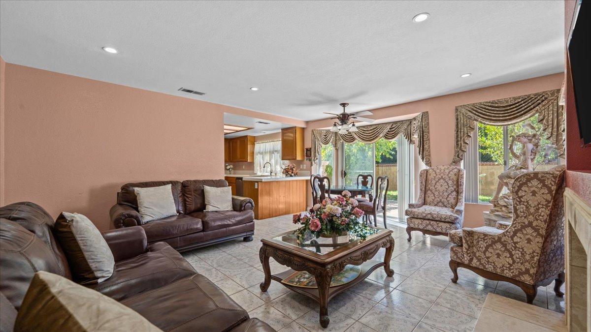 Corona, California, 92881, United States, 5 Bedrooms Bedrooms, ,3 BathroomsBathrooms,Residential,For Sale,1983465