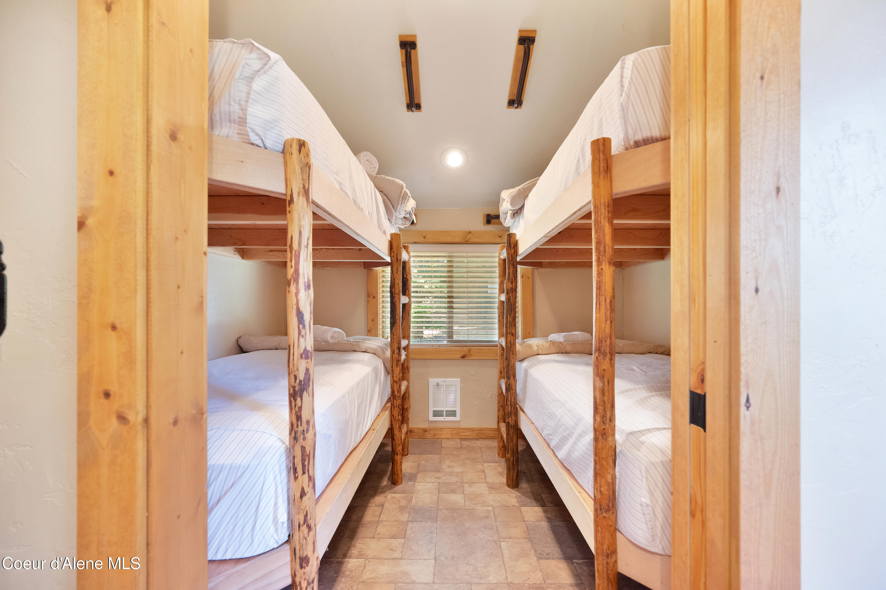 Kingston, Idaho, 83839, United States, 5 Bedrooms Bedrooms, ,Residential,For Sale,1989551