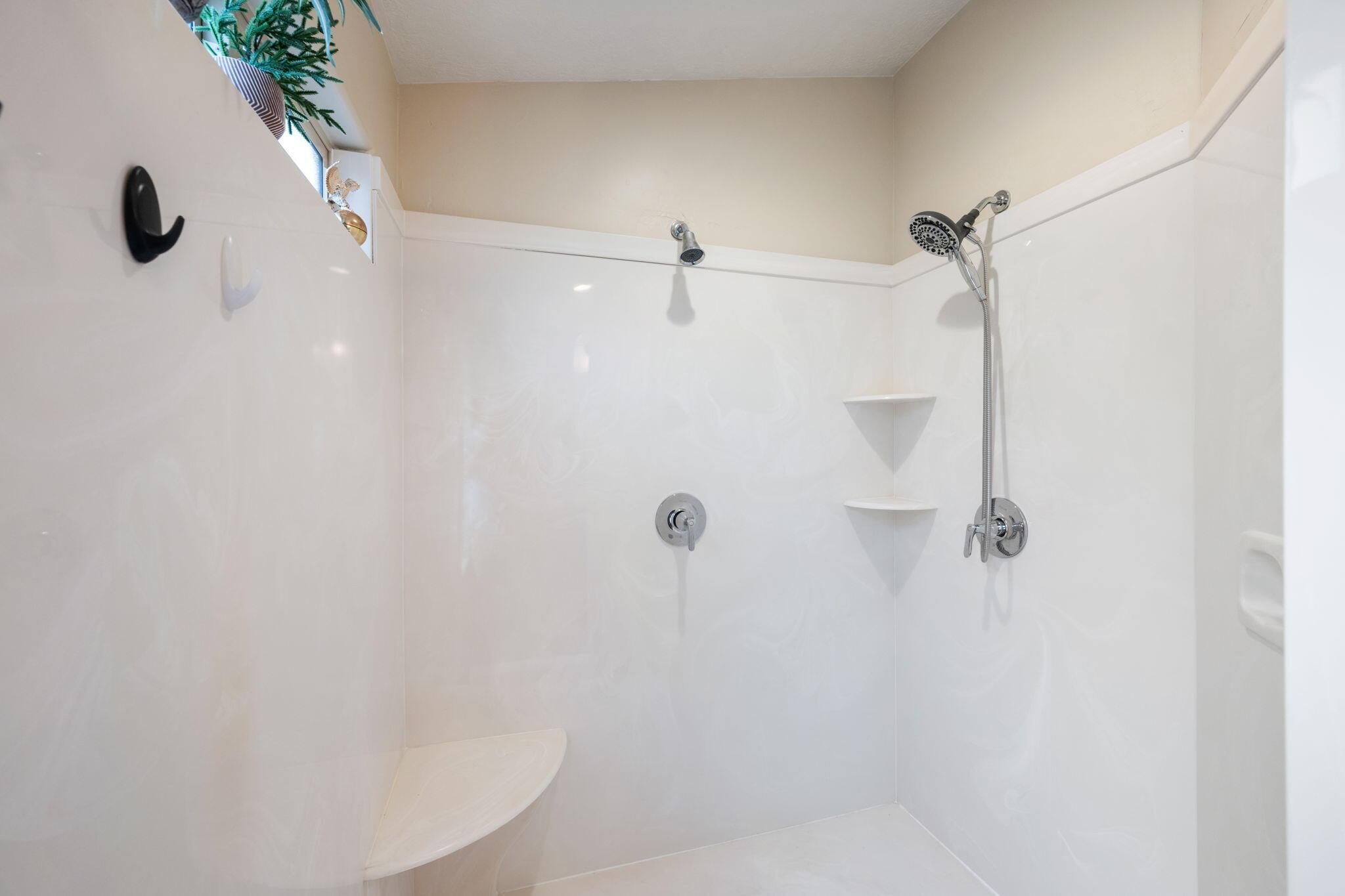 Washington, Utah, 84780, United States, 3 Bedrooms Bedrooms, ,4 BathroomsBathrooms,Residential,For Sale,1995130