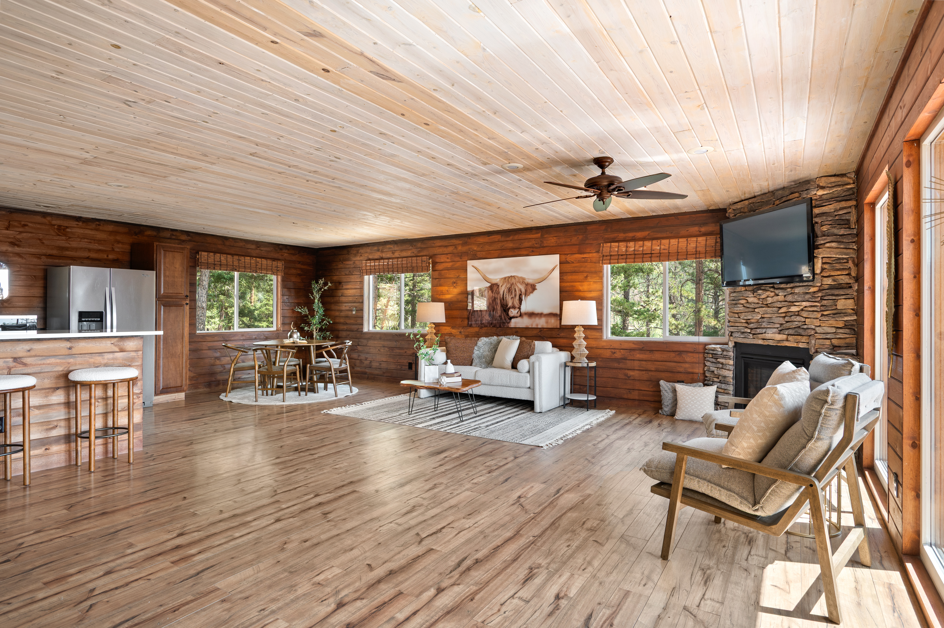  Million Dollar Views on this Beautifully Updated Mountain Retreat on 2.89 Acres - 物件實景