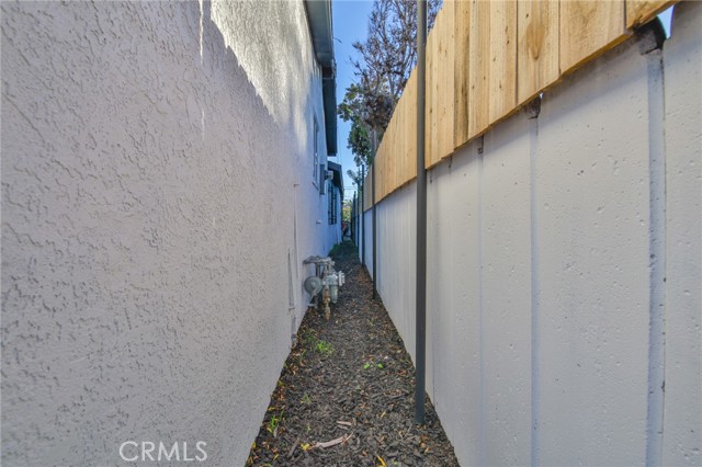 Los Angeles, California, 90003, United States, 4 Bedrooms Bedrooms, ,Residential,For Sale,2010724