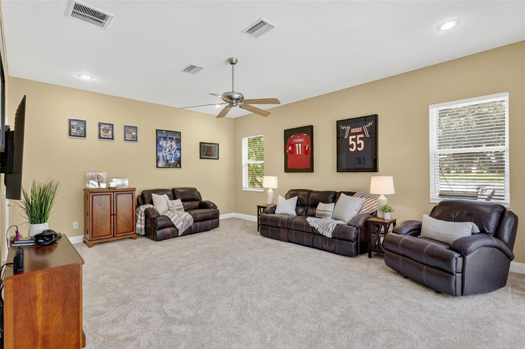 Bradenton, Florida, 34212, United States, 4 Bedrooms Bedrooms, ,3 BathroomsBathrooms,Residential,For Sale,1991075