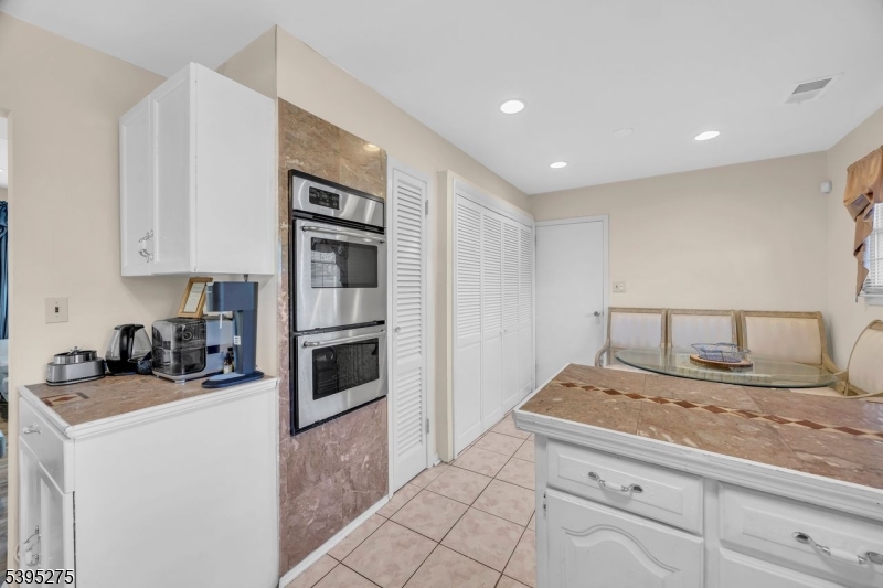 Franklin Twp., New Jersey, 08873, United States, 4 Bedrooms Bedrooms, ,3 BathroomsBathrooms,Residential,For Sale,1988990