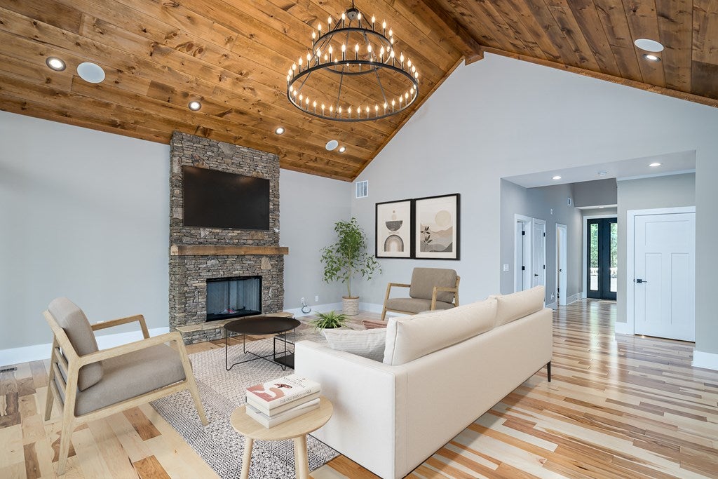 Ellijay, Georgia, 30540, United States, 4 Bedrooms Bedrooms, ,5 BathroomsBathrooms,Residential,For Sale,1858982