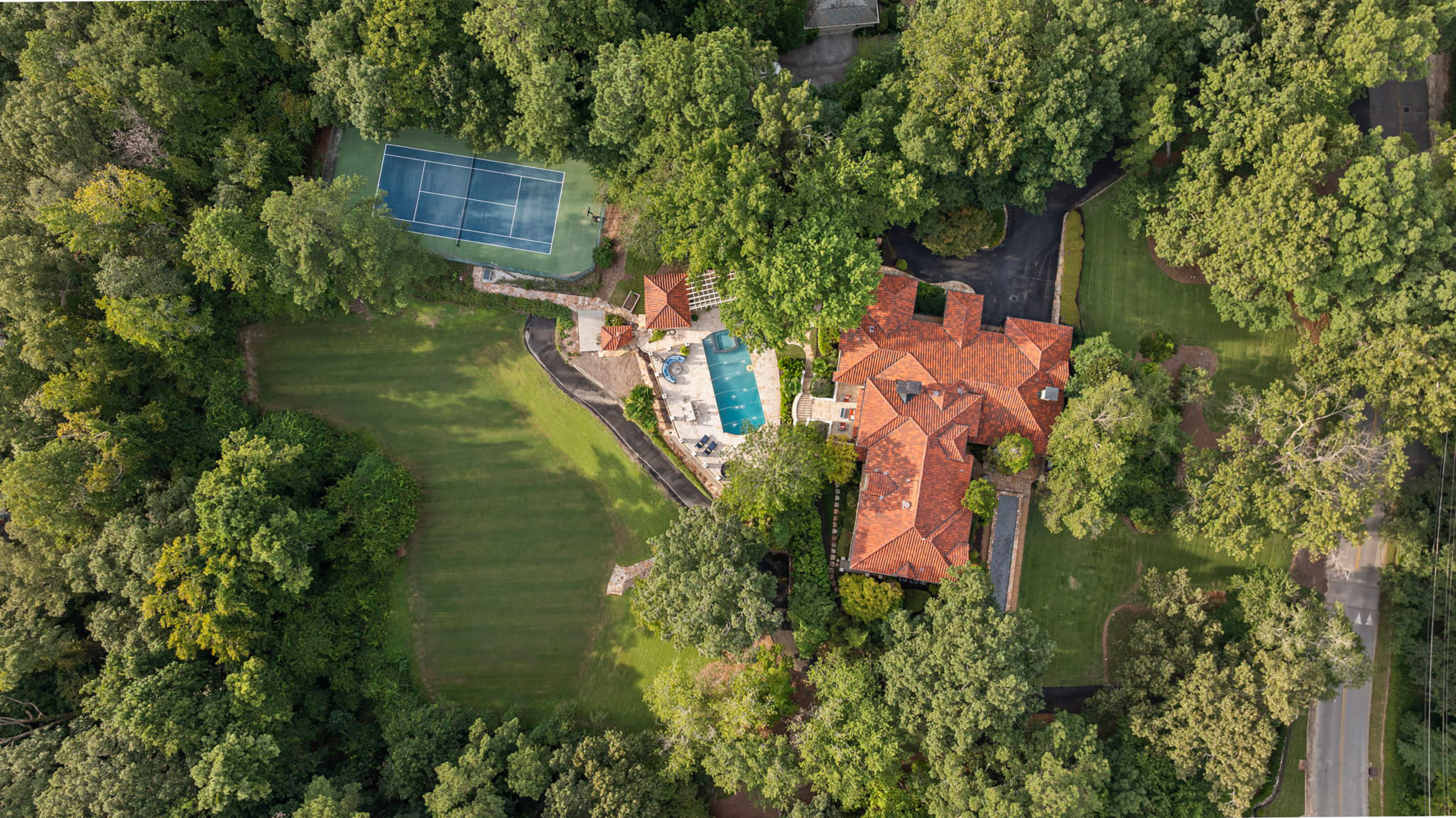  Remarkable Spanish-style Estate on 3.8+/- Private Acres - 物件實景