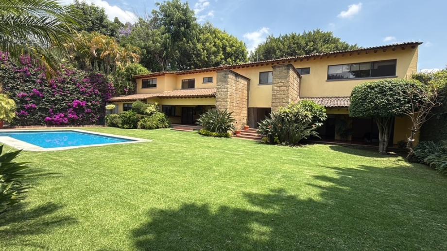 Cuernavaca, Morelos, 62300, Mexico, 6 Bedrooms Bedrooms, ,8 BathroomsBathrooms,Residential,For Sale,1806153