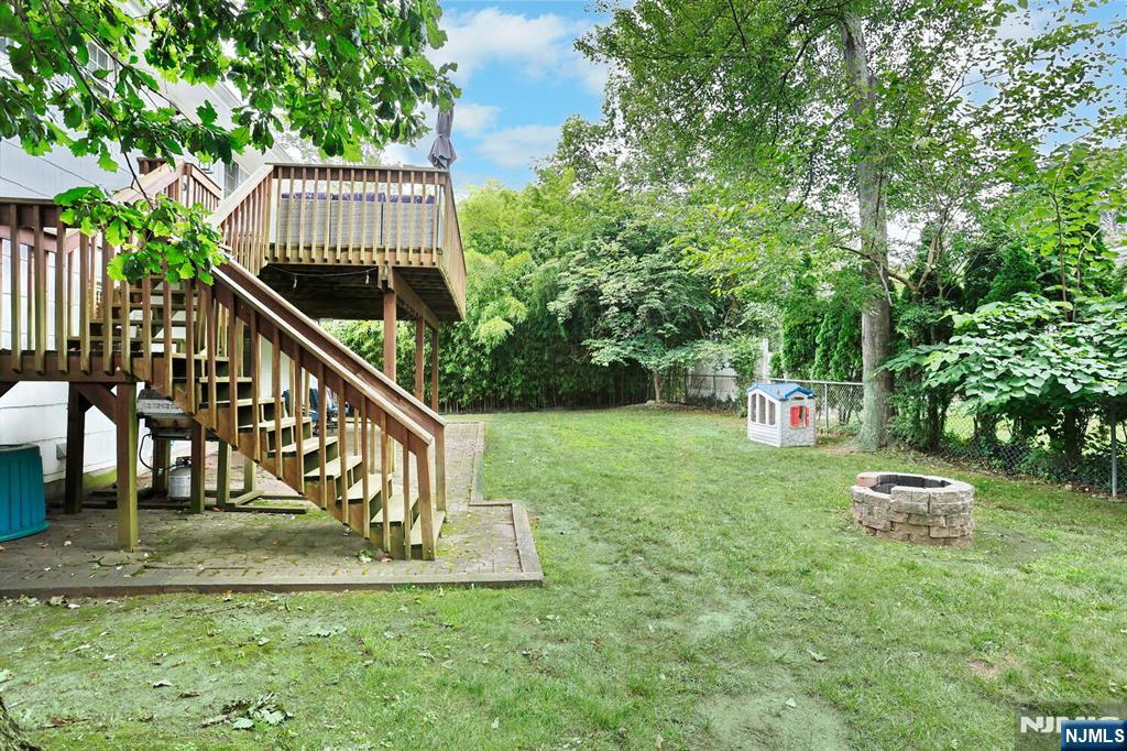 Ramsey, New Jersey, 07446, United States, 4 Bedrooms Bedrooms, ,3 BathroomsBathrooms,Residential,For Sale,1911105
