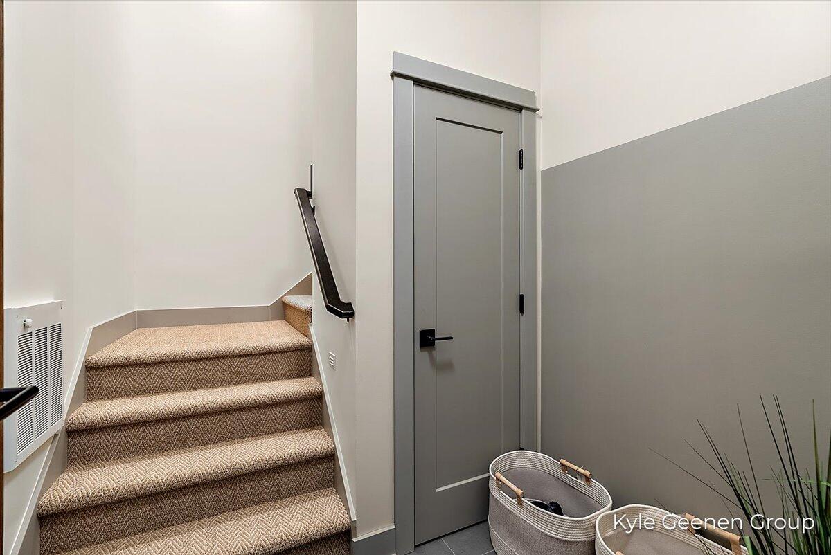 Holland, Michigan, 49423, United States, 2 Bedrooms Bedrooms, ,3 BathroomsBathrooms,Residential,For Sale,1827705